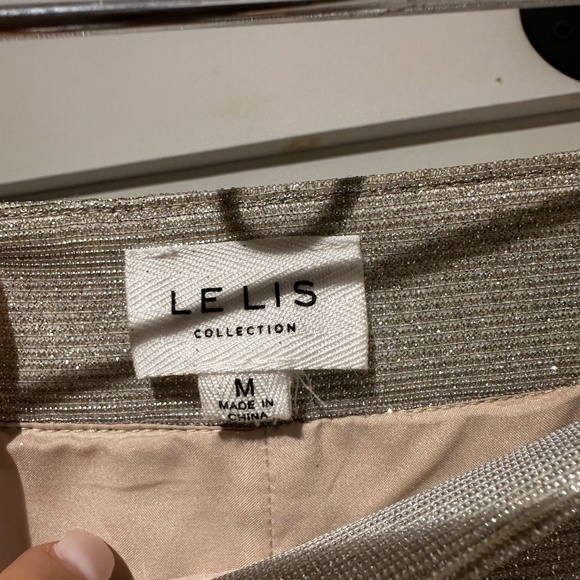 Le Lis Suit Set - Picture 15 of 15